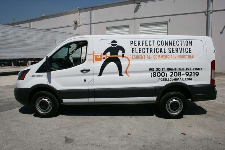 Perfect Connection commercial vehicle lettering project, photo 3 of 4