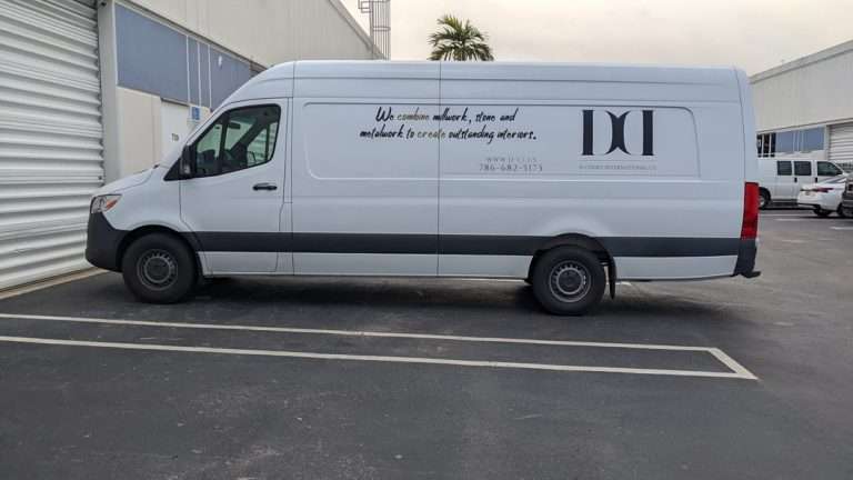D Coded International US commercial vehicle lettering project, photo 2 of 4
