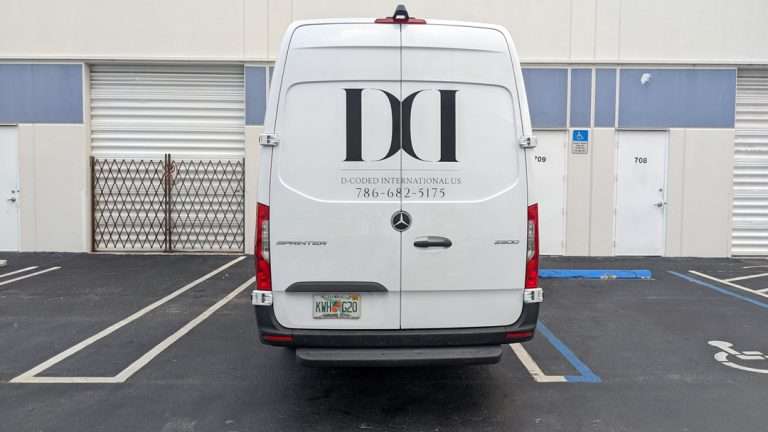 D Coded International US commercial vehicle lettering project, photo 3 of 4